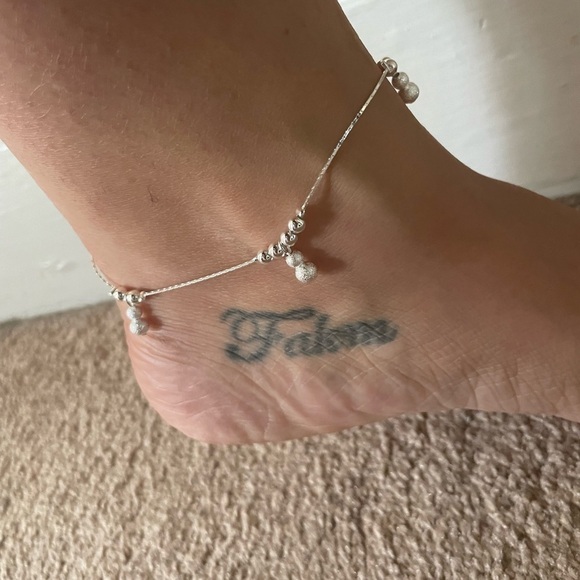 Silver faux beaded anklet - Picture 4 of 6
